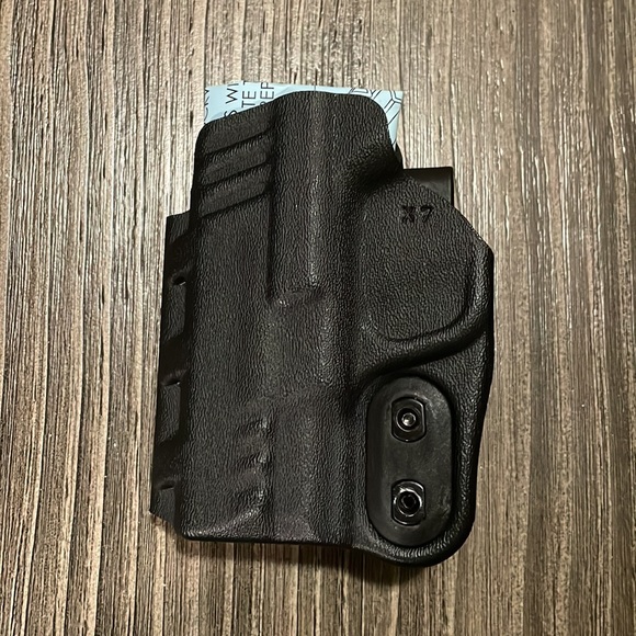 Smith and Wesson M&P Holster - Picture 2 of 2